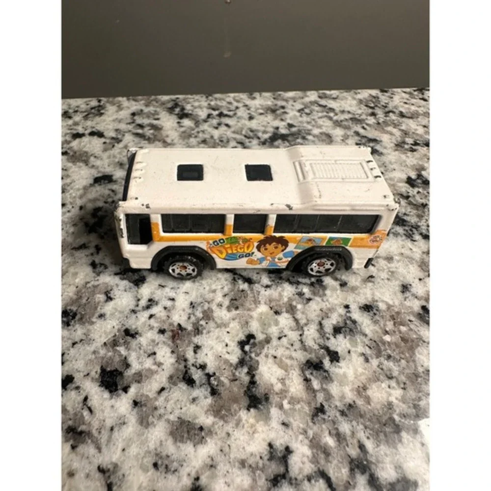 Go Diego‎ Go School Bus Toy Diecast Metal Vehicle White Orange Kids Play